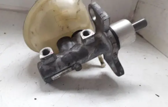 Audi A6 S6 C5 4B Master brake cylinder