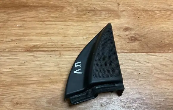 Toyota Avensis T250 Front door speaker cover trim 6749105060D