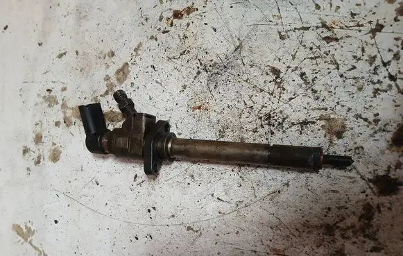 Fuel injector