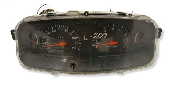 Mitsubishi L200 Speedometer (instrument cluster) MR320929 MA00170360