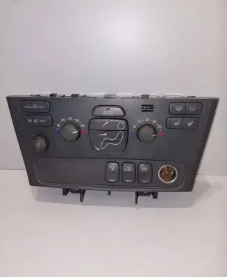 Volvo S60 Climate control unit 8682930 02W05E