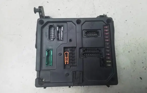 Volkswagen Sharan Fuse module 7M3962258G S110730300D YM2114B205CB