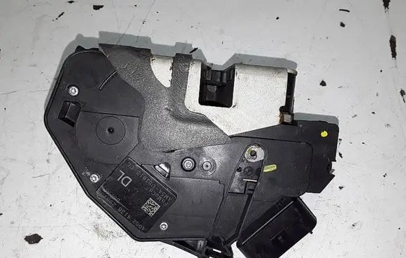 Ford Fiesta Front door lock AM5AU21812CE