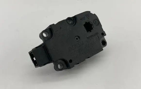 Audi A6 Allroad C7 Intake manifold valve actuator/motor CZ1139300857 ZBAT0045D09AT 201307304