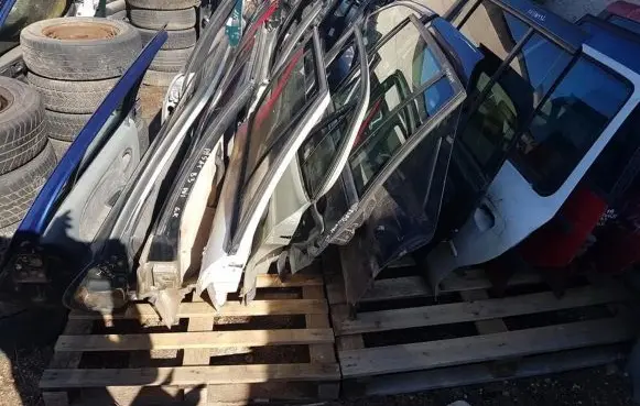 Volkswagen PASSAT B3 Rear door