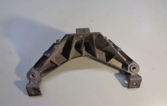 BMW X5 E70 Engine mounting bracket 7167238 5171716723804