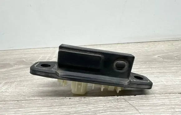Toyota RAV 4 (XA50) Tailgate opening switch 15D355