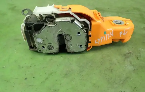Ford Ka Front door lock 51794369