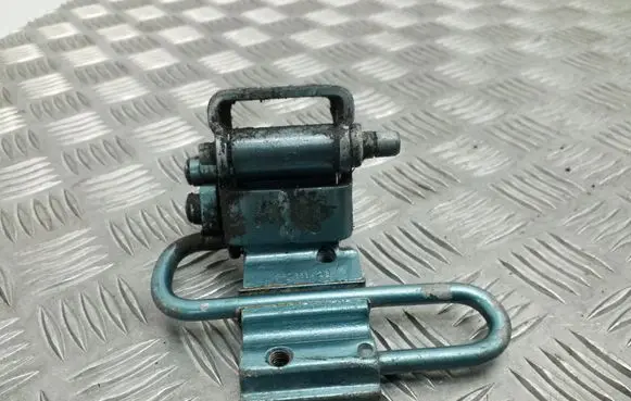 Audi A6 S6 C5 4B Rear door lower hinge 4B0833412B