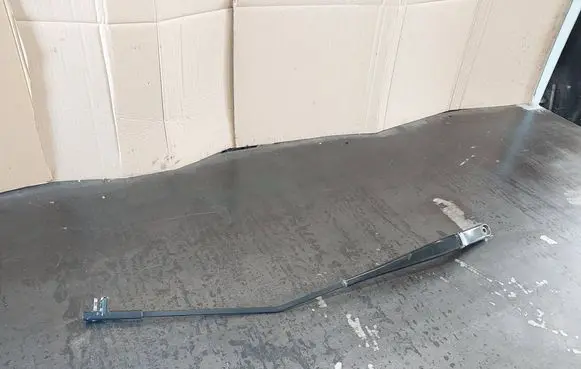 Volkswagen Caddy Front wiper blade arm 2K1955410