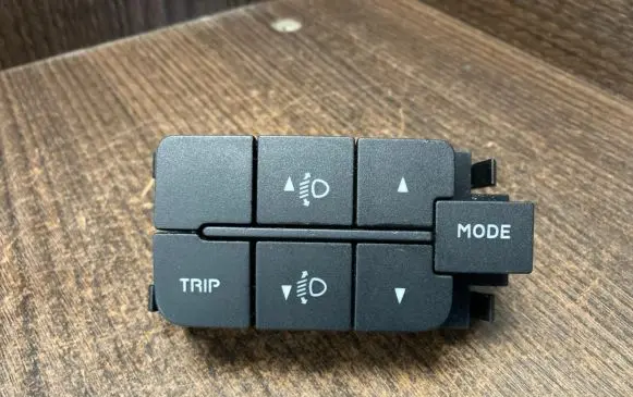 Iveco Daily 4th gen Headlight level height control switch B569