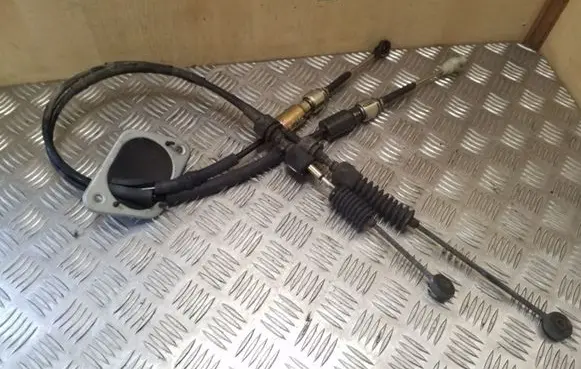 Toyota RAV 4 (XA20) Gear shift cable linkage