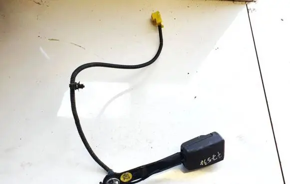 Hyundai Sonata Front seatbelt buckle 8295e 202133a