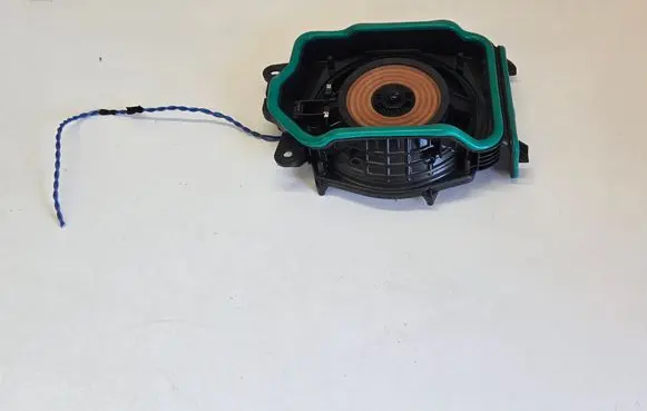 BMW 5 G30 G31 G38 Subwoofer speaker 6800954