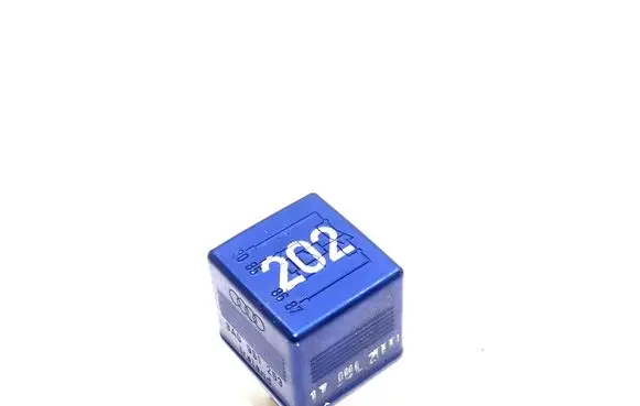 Audi A6 S6 C5 4B Other relay 8A0951253