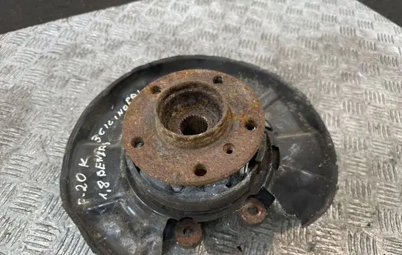 BMW 1 F20 F21 Rear wheel hub