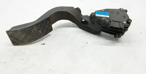 Skoda Superb B5 (3U) Accelerator throttle pedal 8D1723523M