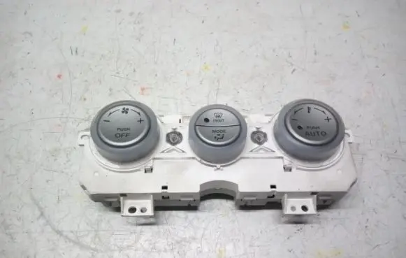 Mazda 6 Climate control/heater control trim RG20E2E