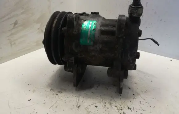 Volvo S40, V40 Air conditioning (A/C) compressor (pump) 3951709504