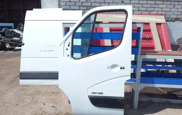 Renault Master III Front door