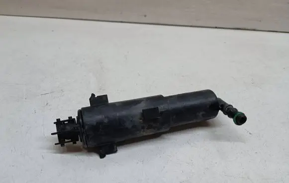 BMW 3 E90 E91 Headlight washer spray nozzle 7179311