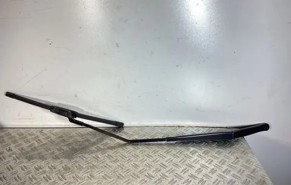 Tesla Model S Front wiper blade arm 105339900A