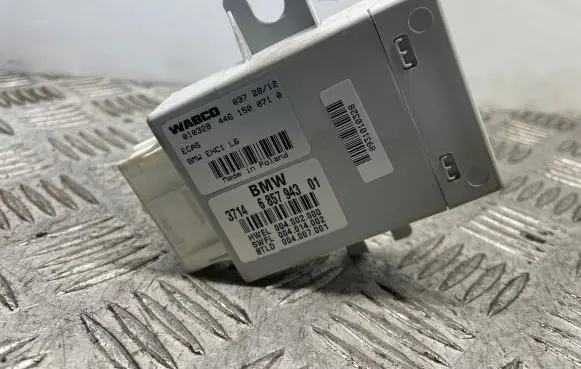 BMW 5 F10 F11 Air suspension control unit module (rear) 6857943 37146857943