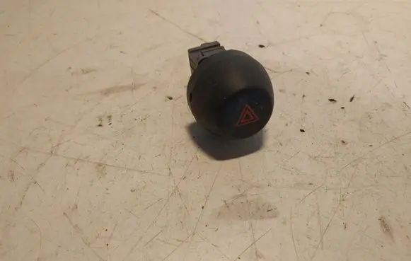 Toyota RAV 4 (XA30) Hazard light switch 15B060