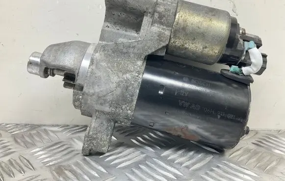 Audi A5 8T 8F Starter motor 06H911021A