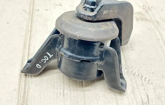 Hyundai Tucson TL Engine mount bracket 21810D3200 1703150101