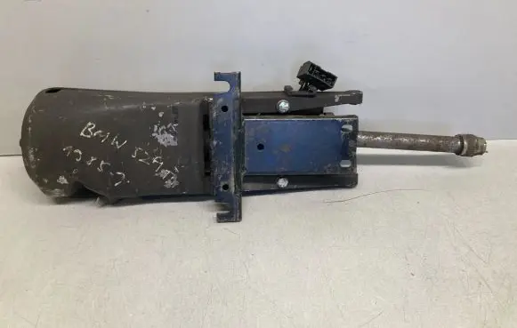 BMW 5 E28 Steering wheel axle