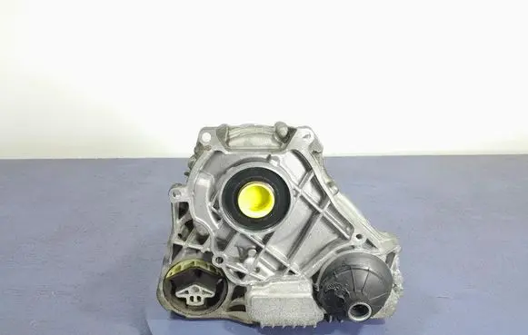 Audi A4 S4 B7 8E 8H Gearbox transfer box case 9469020