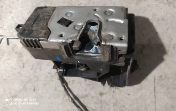 Opel Signum Front door lock 13157762