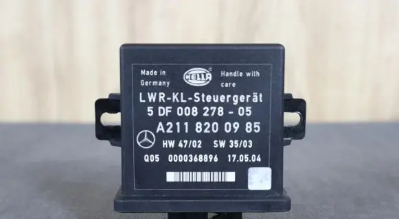 Mercedes-Benz SLK R171 Hazard warning light relay 2118200985 A2118200985