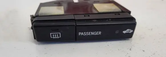 Toyota Avensis T250 Windscreen/window heater switch 8479005130C 05W08E MS084100365