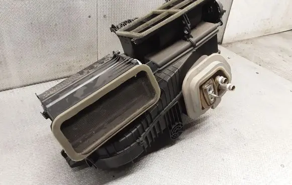 Chevrolet Volt I Interior heater climate box assembly 20897787