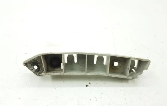 Ford Focus Front bumper mounting bracket BM5117D958A