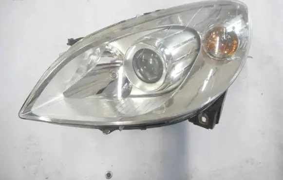 Mercedes-Benz B W245 Headlight/headlamp A1698201761 0301220201