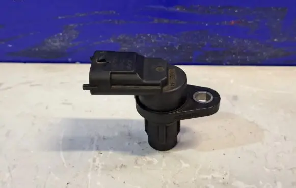 Volvo XC90 Camshaft position sensor 8658726