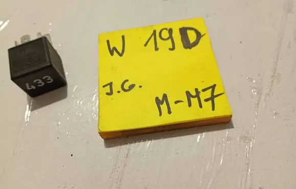 Volkswagen Golf V Other relay V23134B59X418 3D0951253A