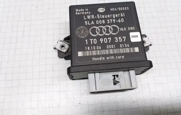 Skoda Octavia Mk2 (1Z) Light module LCM 1T0907357 5LA00837960