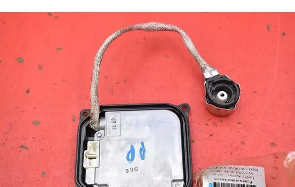 Toyota Avensis Verso Voltage converter/converter module 8596751050