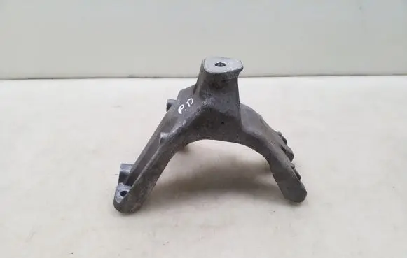 Audi A4 S4 B8 8K Engine mounting bracket 8K0199308BE