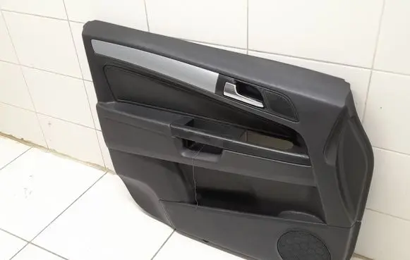 Opel Zafira B Front door card panel trim 13164625