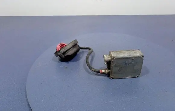Nissan NV400 Voltage converter/converter module 30859759
