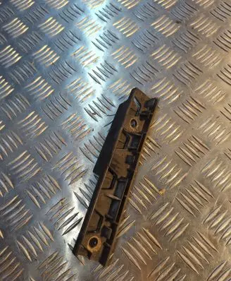 BMW 5 E60 E61 Front bumper mounting bracket 7066228