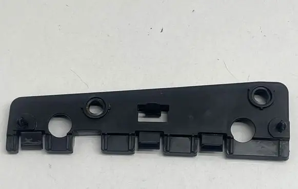 Fender mounting bracket