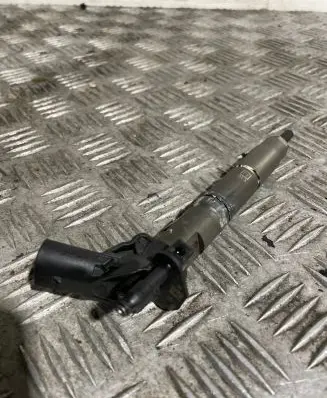 Mercedes-Benz C W204 Fuel injector A6420701387 071006 0445115