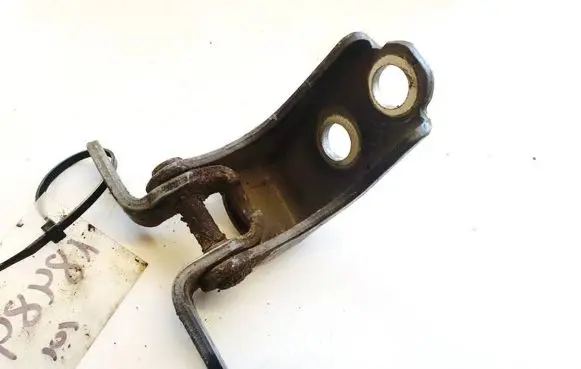 Honda FR-V Rear door lower hinge