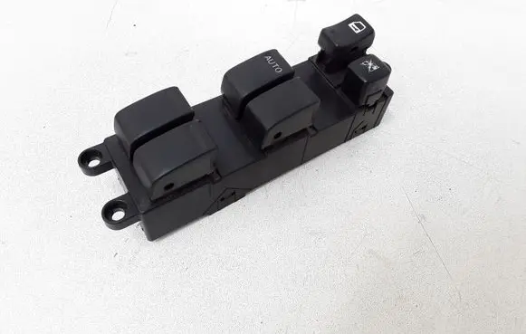 Nissan Almera N16 Electric window control switch